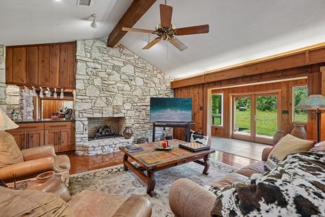 722 Lacey Oak Parkway Kerrville TX 78028