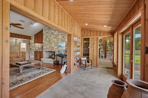 722 Lacey Oak Parkway Kerrville TX 78028