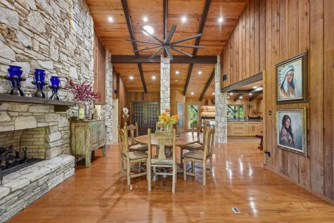 722 Lacey Oak Parkway Kerrville TX 78028