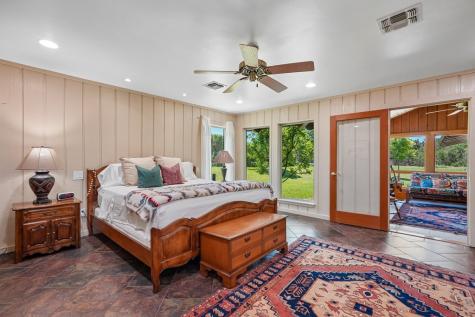 722 Lacey Oak Parkway Kerrville TX 78028