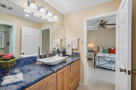 722 Lacey Oak Parkway Kerrville TX 78028