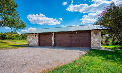 722 Lacey Oak Parkway Kerrville TX 78028