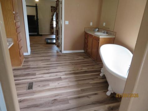 102 Robin Hill Kerrville TX 78028