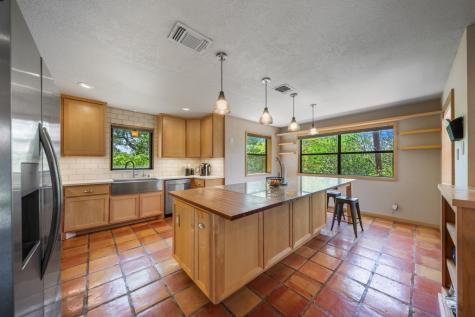 818 Bulwer Avenue Kerrville TX 78028