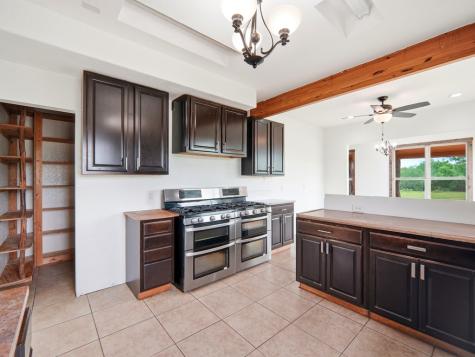 1253 County Road 7421 Yancey TX 78886