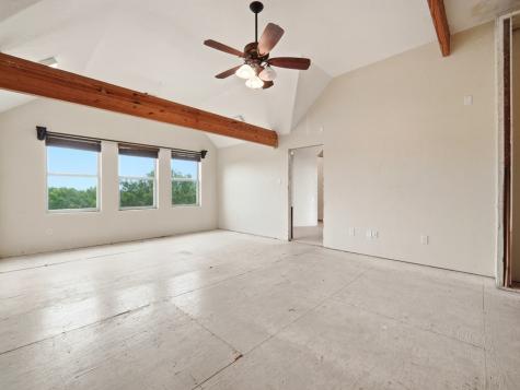 1253 County Road 7421 Yancey TX 78886