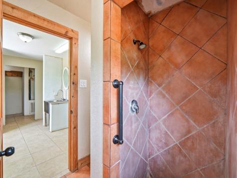1253 County Road 7421 Yancey TX 78886