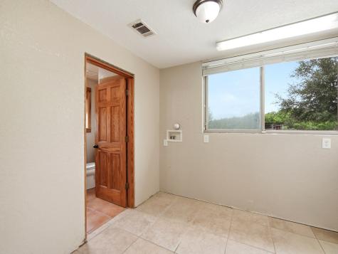 1253 County Road 7421 Yancey TX 78886