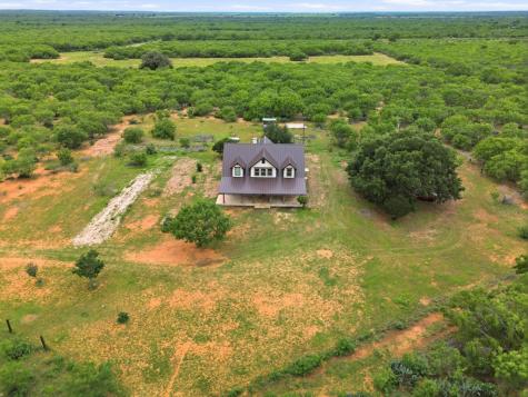 1253 County Road 7421 Yancey TX 78886