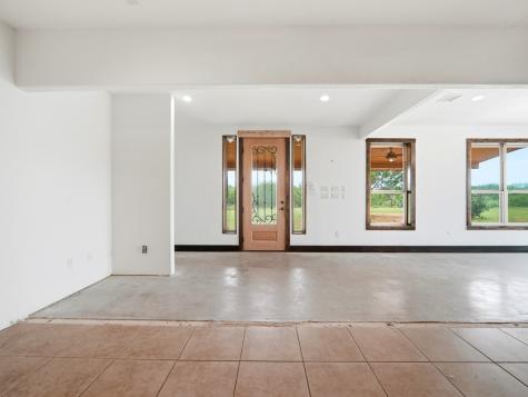 1253 County Road 7421 Yancey TX 78886