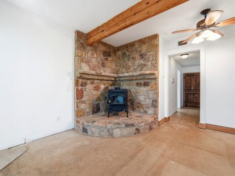 1253 County Road 7421 Yancey TX 78886