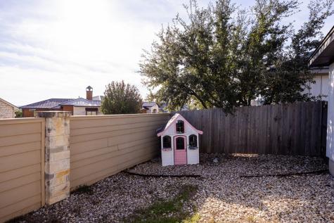 1069 Roanoke Lane Kerrville TX 78028