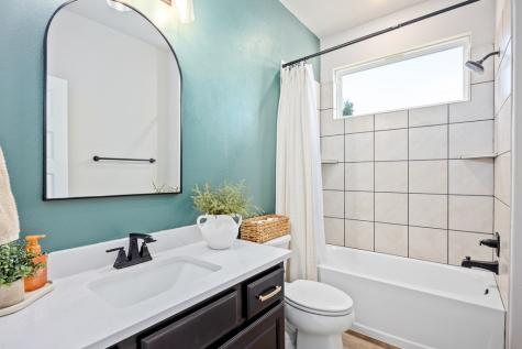 135 Lone Oak Kerrville TX 78028