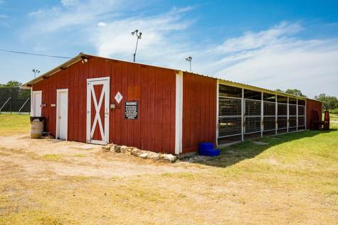 135 Lone Oak Kerrville TX 78028