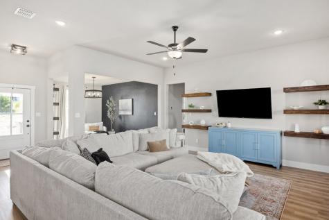 135 Lone Oak Kerrville TX 78028