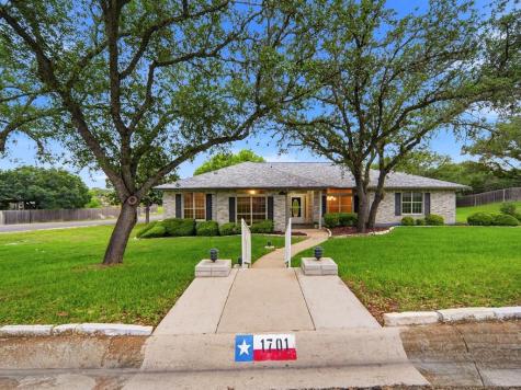 1701 Mountain Laurel Kerrville TX 78028