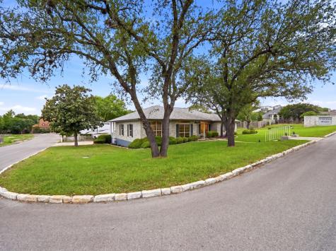 1701 Mountain Laurel Kerrville TX 78028