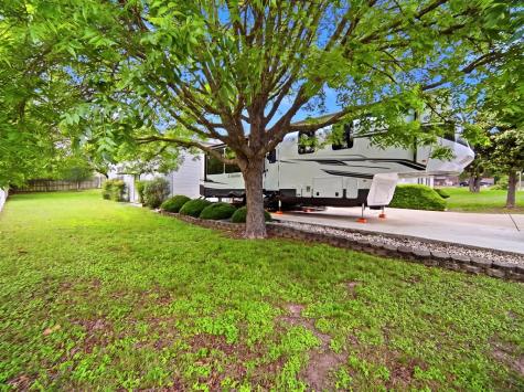 1701 Mountain Laurel Kerrville TX 78028