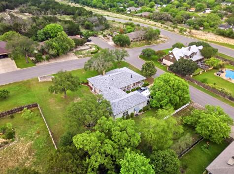 1701 Mountain Laurel Kerrville TX 78028