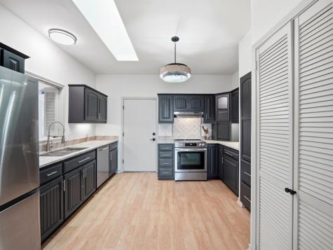 1044 Edinburgh Kerrville TX 78028