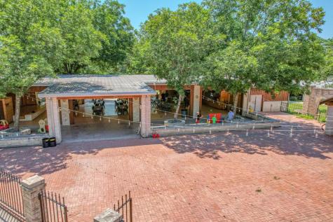 170 Johnny Seibert Lane Leakey TX 78873