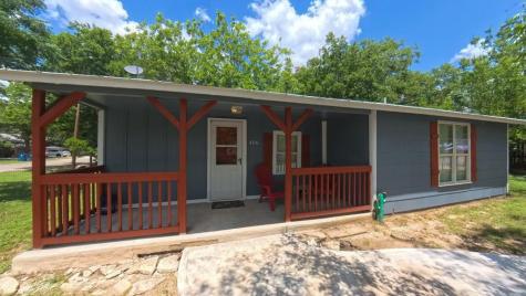 406 7th Street Bandera TX 78003