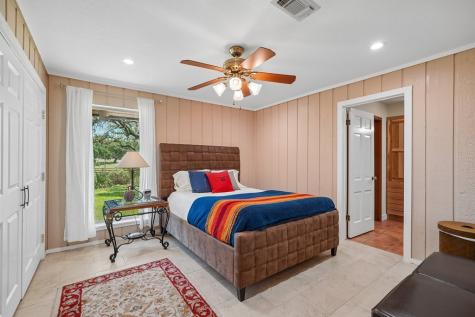 722 Lacey Oak Parkway Kerrville TX 78028
