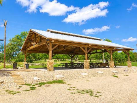 722 Lacey Oak Parkway Kerrville TX 78028
