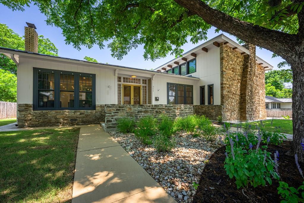 311 Crockett Street Fredericksburg TX 78624