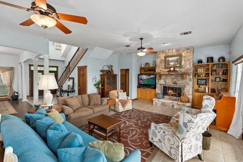 125 Northlake Lakehills TX 78063