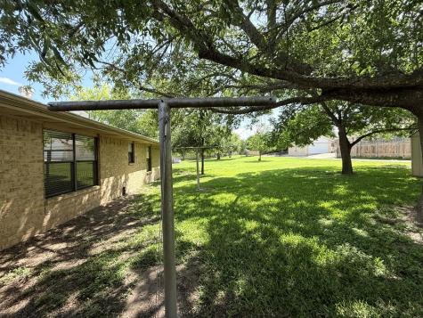 404 Mack Hollimon Drive Kerrville TX 78028