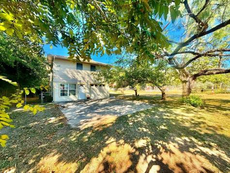 9 Oak Lane Camp Wood TX 78833