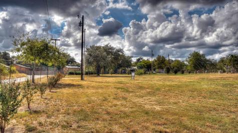 201 7th Street Leakey TX 78873