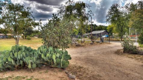 201 7th Street Leakey TX 78873