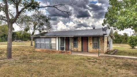 201 7th Street Leakey TX 78873