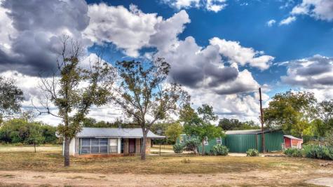 201 7th Street Leakey TX 78873