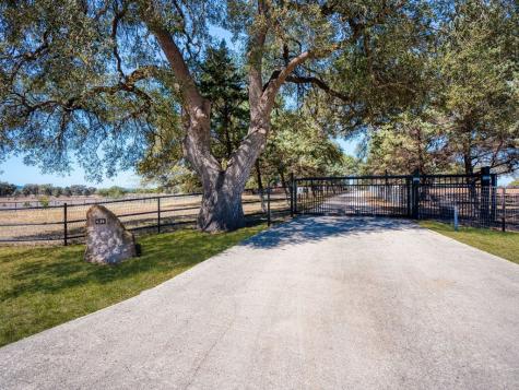 676 Highgate Bandera TX 78003
