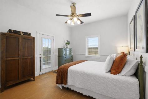 704 North Creek Road Comfort TX 78013