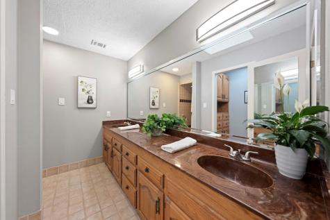 377 Shin Oak Way Kerrville TX 78028