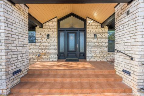 377 Shin Oak Way Kerrville TX 78028