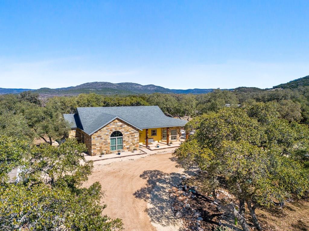 381 Camino Primero Leakey TX 78873