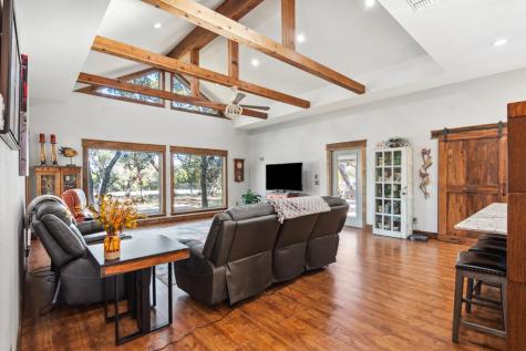 381 Camino Primero Leakey TX 78873