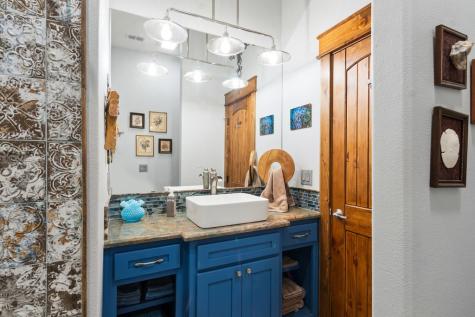381 Camino Primero Leakey TX 78873