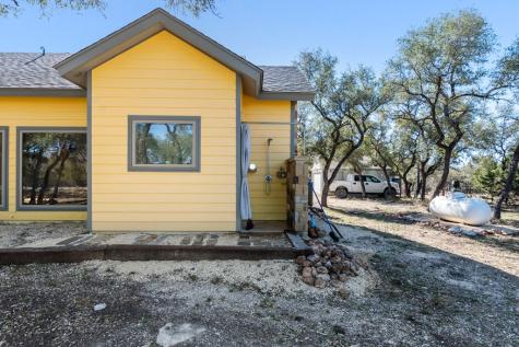 381 Camino Primero Leakey TX 78873