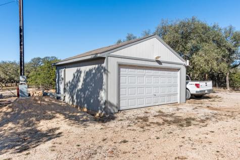 381 Camino Primero Leakey TX 78873