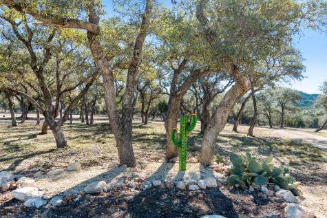 381 Camino Primero Leakey TX 78873