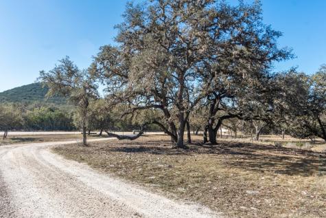 381 Camino Primero Leakey TX 78873