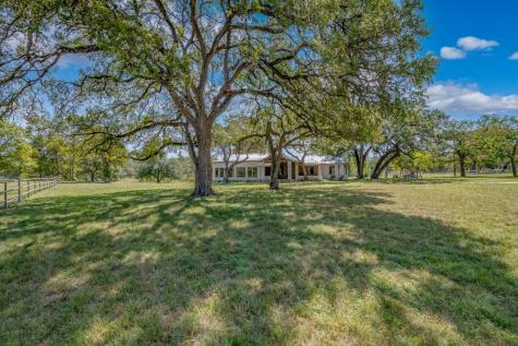668 Elm Pass Road Center Point TX 78010