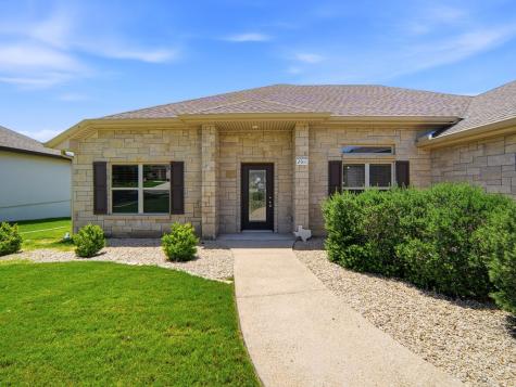 2011 Athens Avenue Kerrville TX 78028
