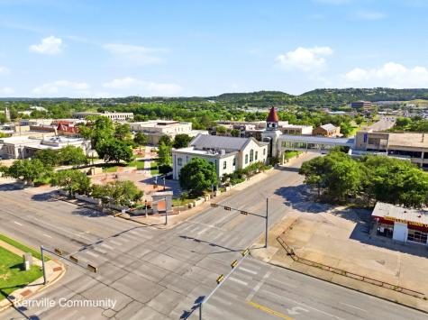 2011 Athens Avenue Kerrville TX 78028